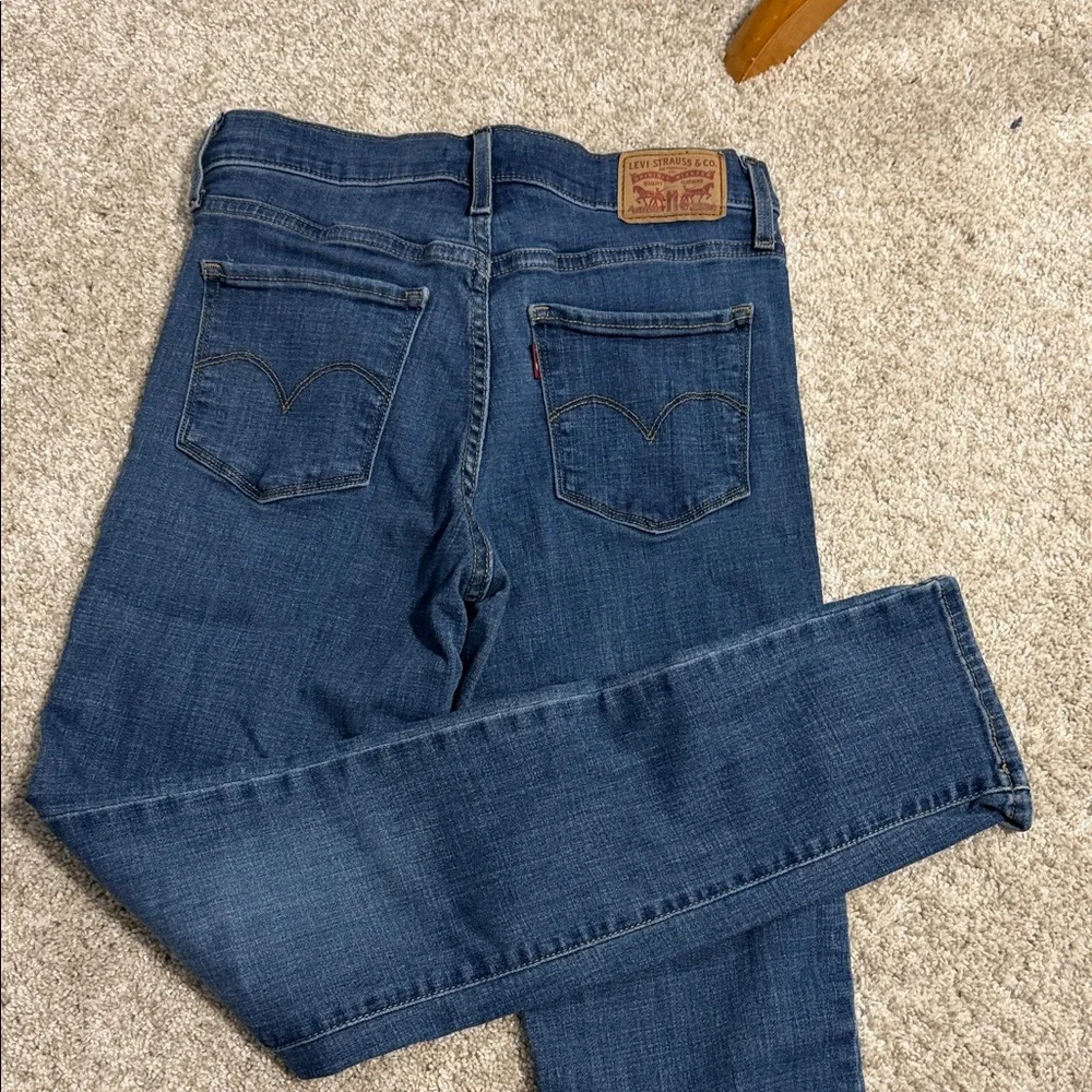 Levi's Women's Classic Blue Skinny Jeans - Picture 3 of 4